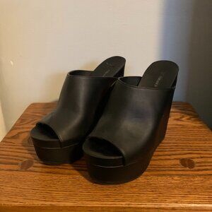 Black Wedges